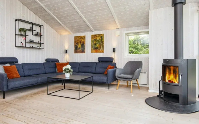 6 Person Holiday Home in Juelsminde