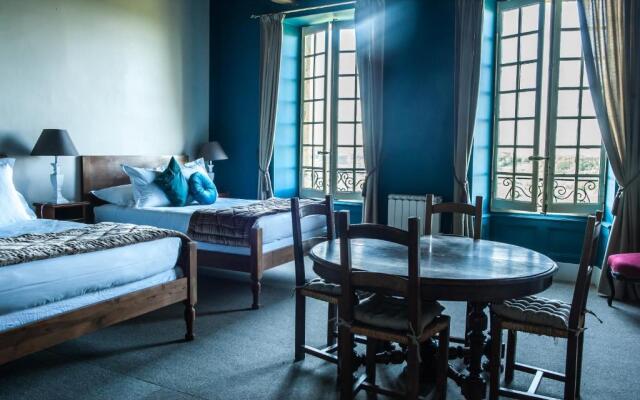 Hotel Raymond VII