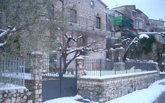 La Torre a Castelnuovoparano