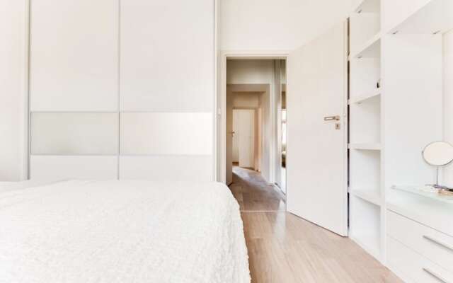 Charming Two-Bedroom Apartment Next To The Emmaus Abbey