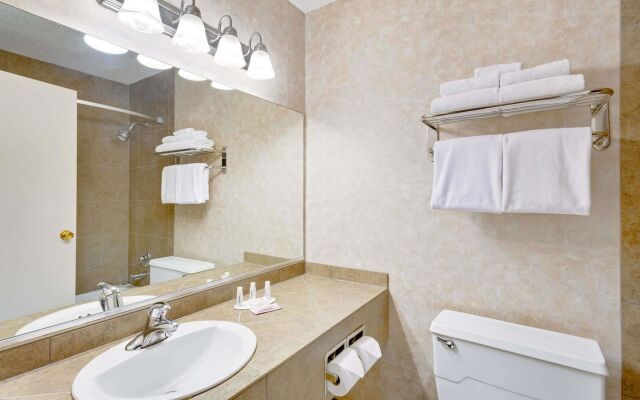 Ramada Hotel & Conference Center by Wyndham Mitchell