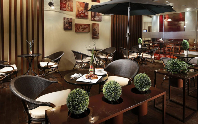 Lia Charlton Hotel Shenzhen