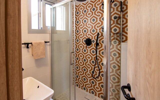 Phaedrus Living: Seaview Studio Suite Lighthouse 52