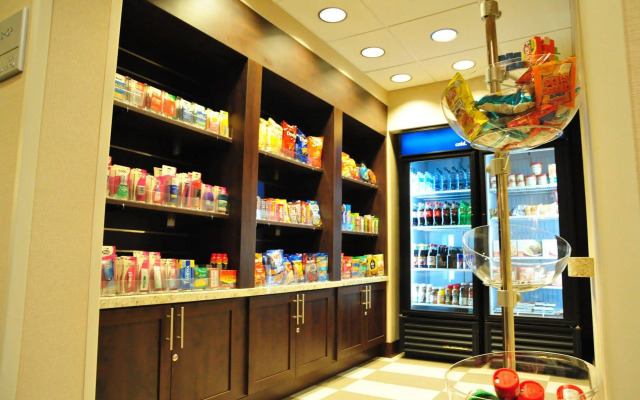 Hampton Inn & Suites Robbinsville