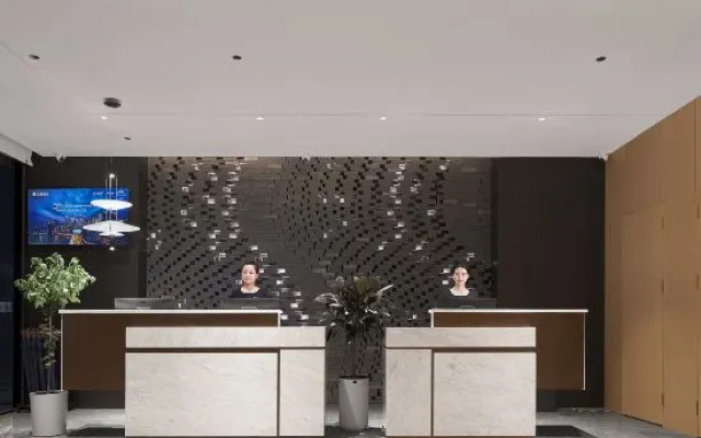 Jiulong Yipin Hotel (Zhijin Ancient City Pedestrian Street)