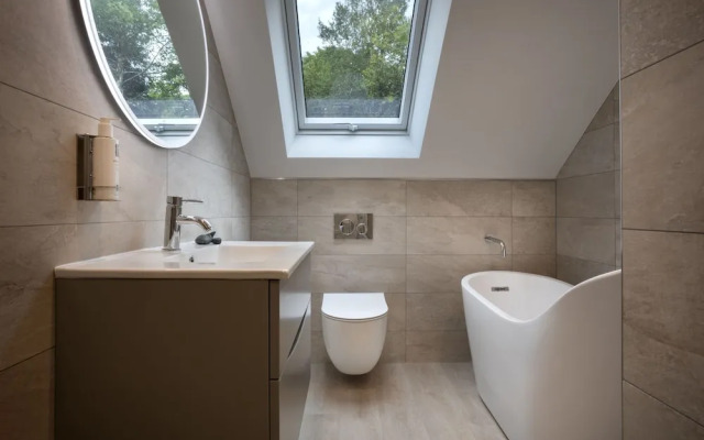 Barakat Lakes Escape