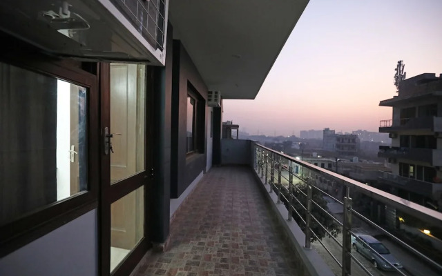 OYO 11383 Hotel Go Rooms