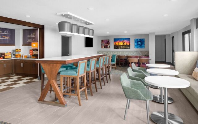 Hampton Inn Phoenix-Biltmore