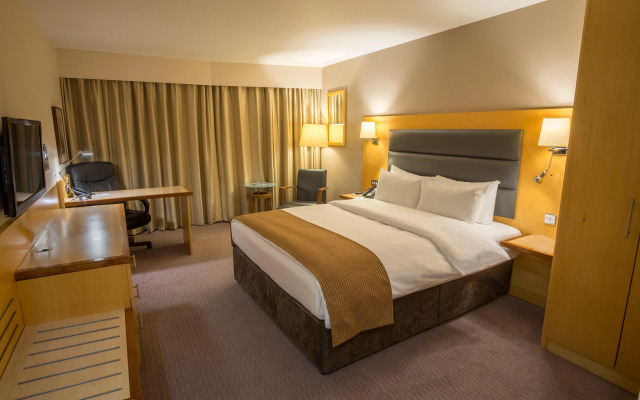 Holiday Inn London Brentford Lock by IHG