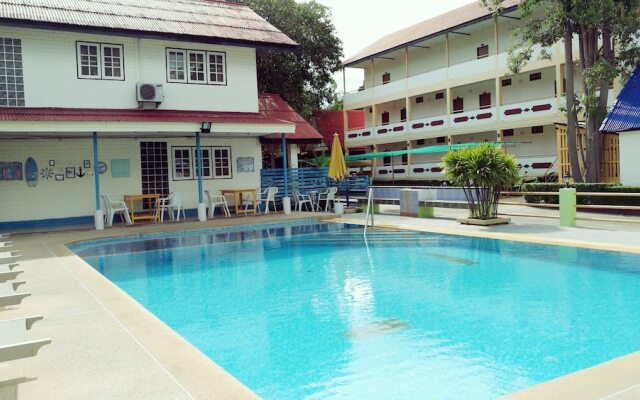 Lunar Hut Resort