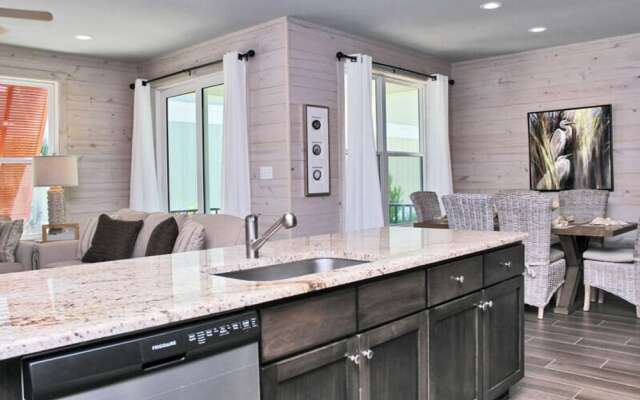 Lil Js Getaway at Romeo Beach #3