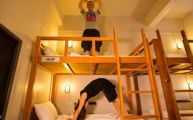 Pak-Up Hostel