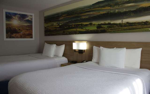 Days Inn by Wyndham Colby