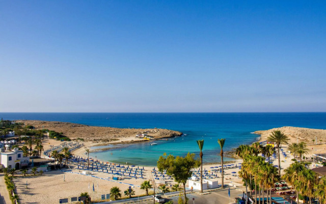 Anonymous Beach Hotel - Adults Only