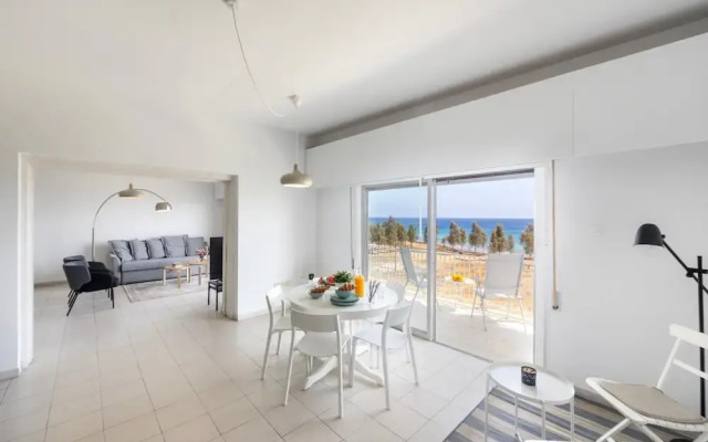 Protaras H2O Seafront Suite