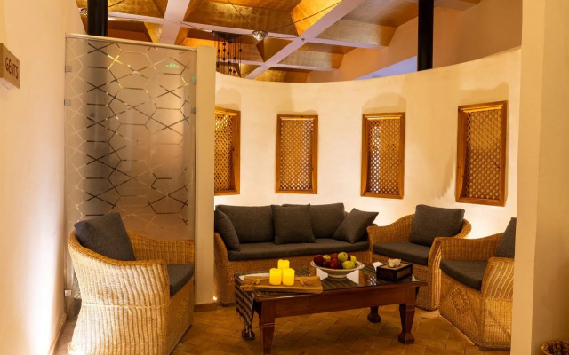 Fort Arabesque Beach Resort