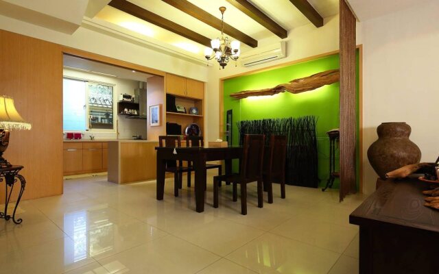 Pine Sea and Flower Hostel