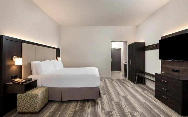 Holiday Inn Express & Suites Lakeland South, an IHG Hotel