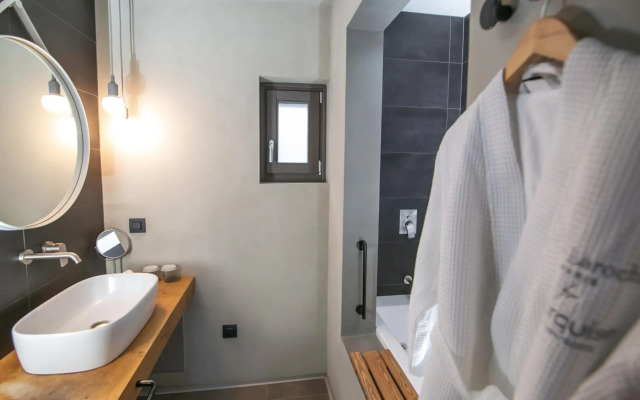Marquise Suites - Adults Only