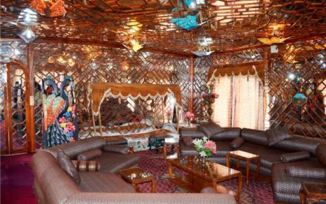 Houseboat 1002 Nights