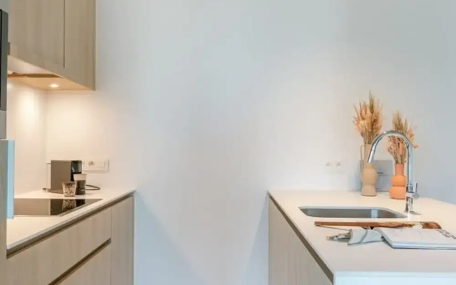 Stylish 2 Bedroom With Terrace and Parking
