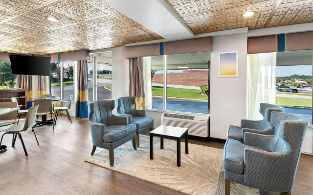 Days Inn by Wyndham Seneca / Clemson Area