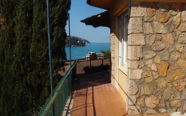 Apartment with a splendid view of the sea-Pianone
