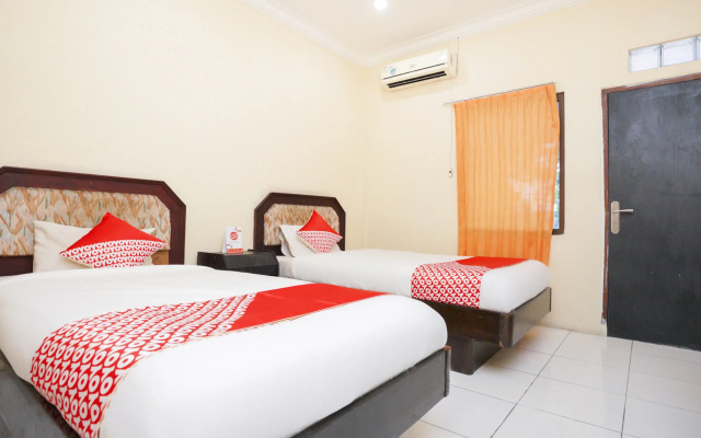 OYO 2003 Female Guest House