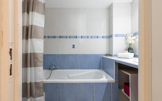 Large 3 Bdr Old Town - AC