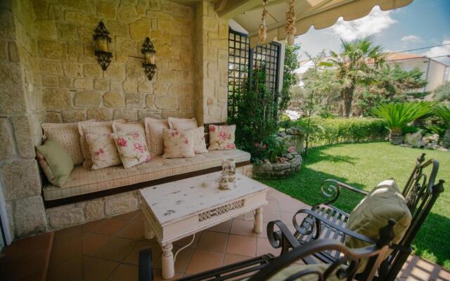 Dreamcatcher Luxury Villa, 1 min walk to beach