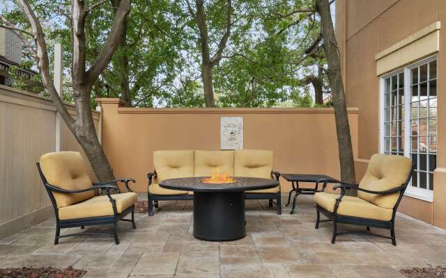 Hampton Inn New Orleans-St. Charles Ave./Garden District