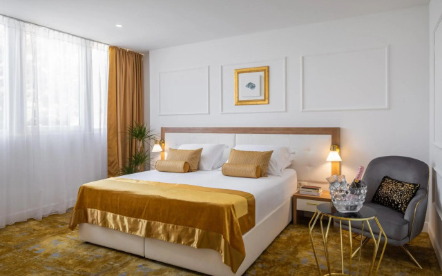 Hotel Corner