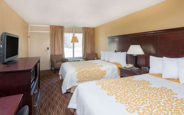 Days Inn by Wyndham Paducah I-24 Exit 4