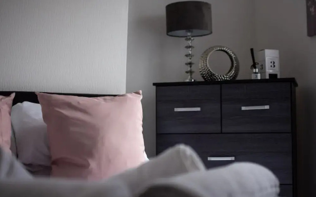 Lux Apartments 4 Bedroom House Sutcliffe