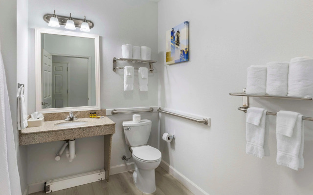 Best Western Plus MidAmerica Hotel
