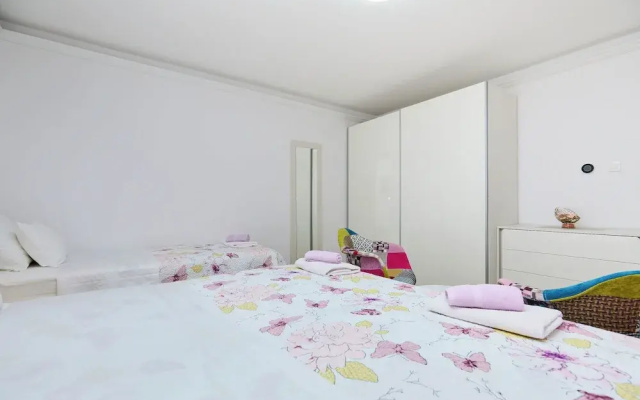 Azinovic Apartments