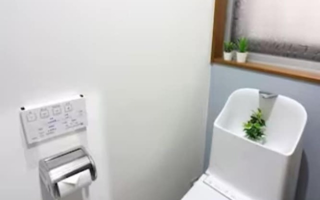 Nishi-Shinjuku HOUSE FIVE 1F