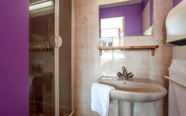 Domaine des Cèdres : Logis Hôtel, Résidence, Gîtes et Insolites
