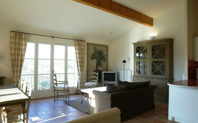 Provencal Holiday Home With Dishwasher not far From Fréjus