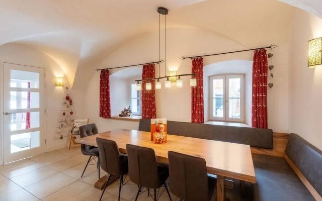 Traditional Holiday Home With Sauna in Niedernsill