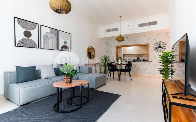 Golf course view, stylish 2BR