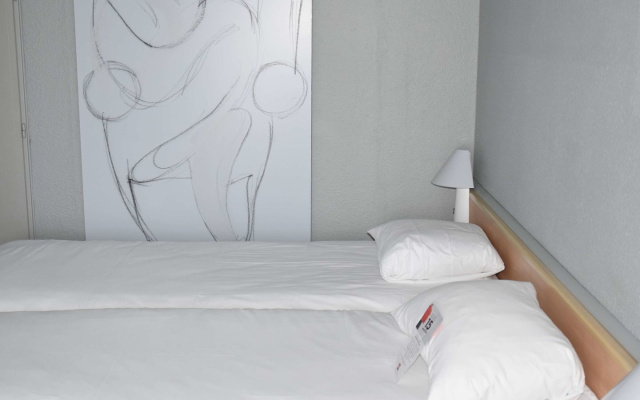 ibis Rochefort