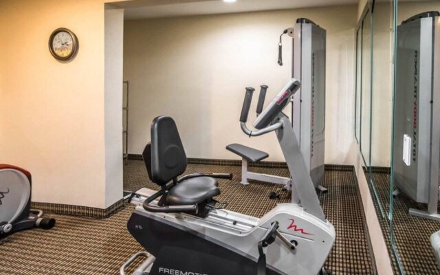 Econo Lodge Inn & Suites Monroe