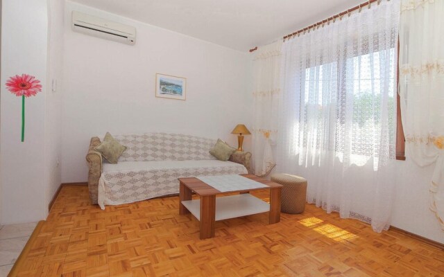 Nice Home in Povile With Wifi and 4 Bedrooms