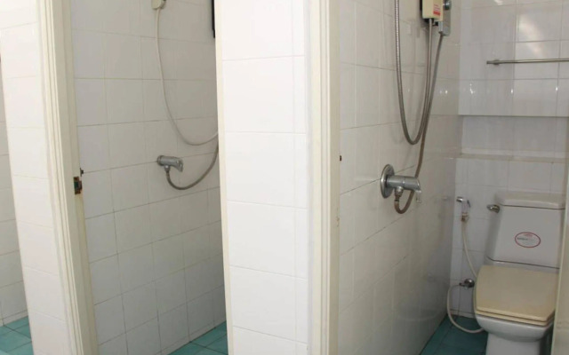 OYO 1054 Phuket Backpacker Hostel