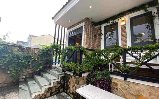 Garden View Villa Đà Lạt - 8 Rooms