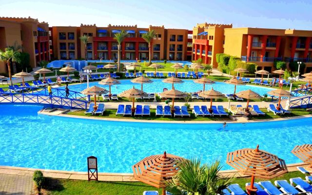 Titanic Palace - Families and Couples only