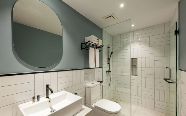 Ami Suites