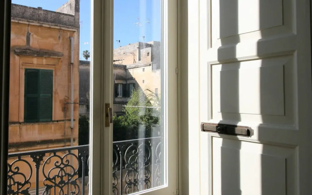 Chez Moi Lecce Charme B&B