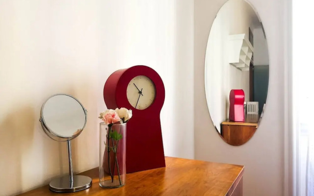 JOIVY Wooden Guerrini Apartment